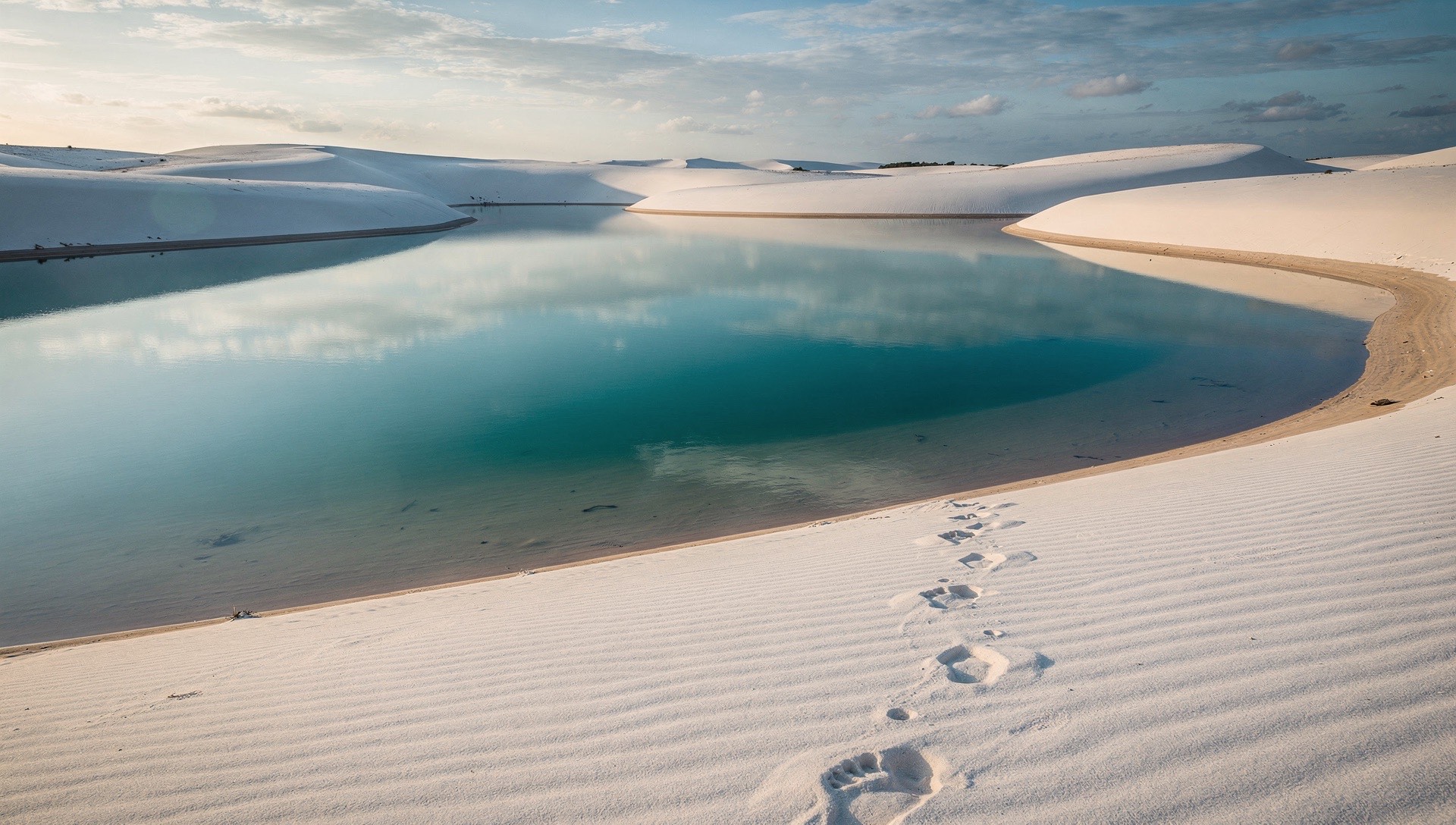 Lagoa de água doce nos Lençóis Maranhenses